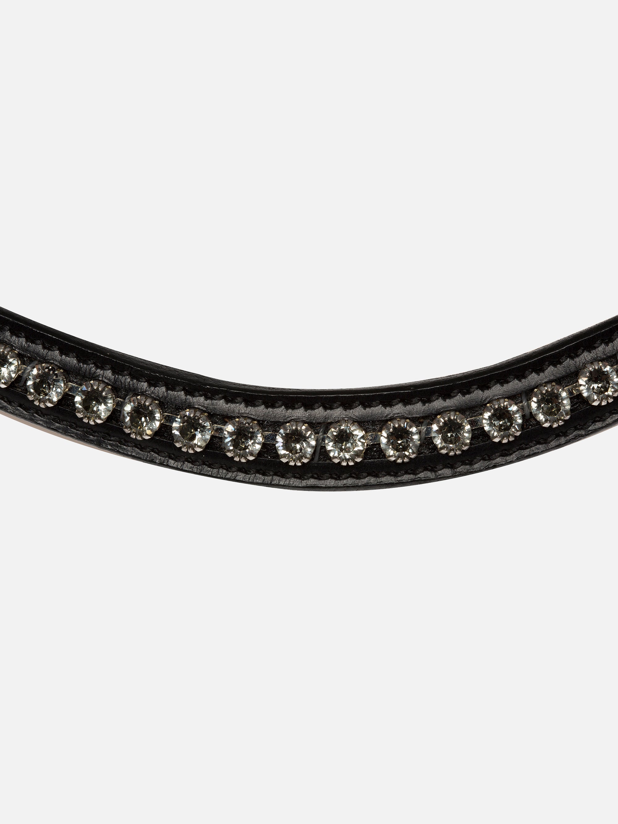 Detailfoto Trense Comfort Lyon in Schwarz mit Chrombeschlägen: geschwungenes Stirnband mit grauen Swarovski® Kristallen