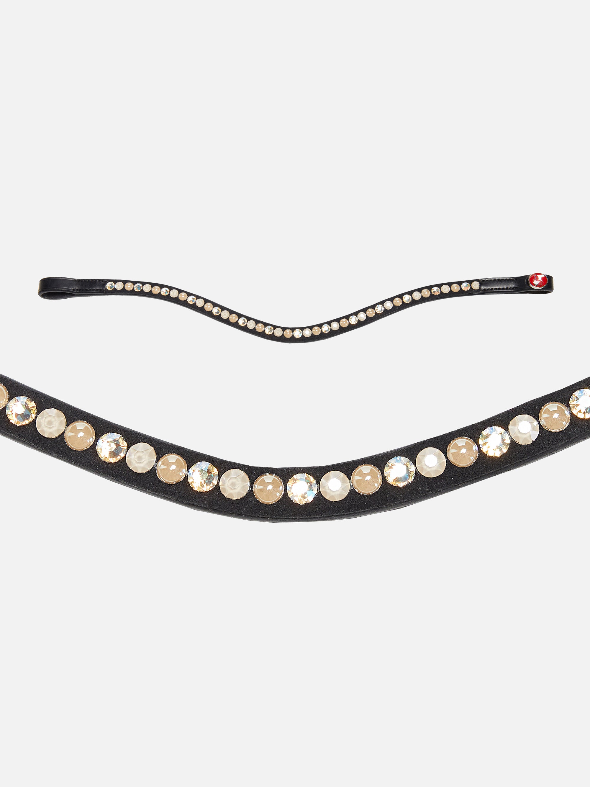 Detailfoto Trense Ilona in Schwarz mit Chrombeschlägen: geschwungenes Stirnband mit hellen Swarovski® Kristallen