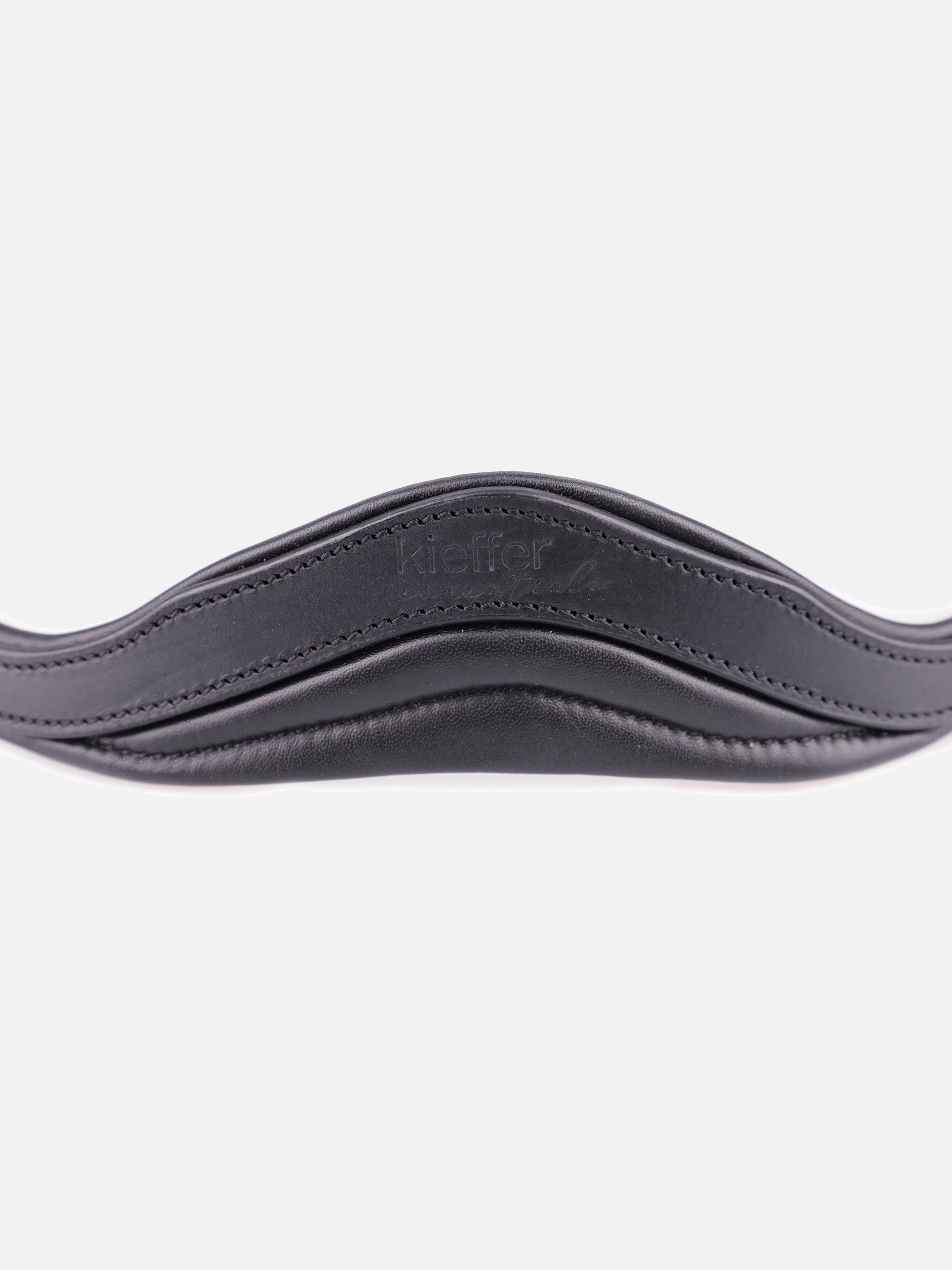 Detailfoto Trense Essentials Xia in Schwarz mit Chrombeschlägen: Genickstück